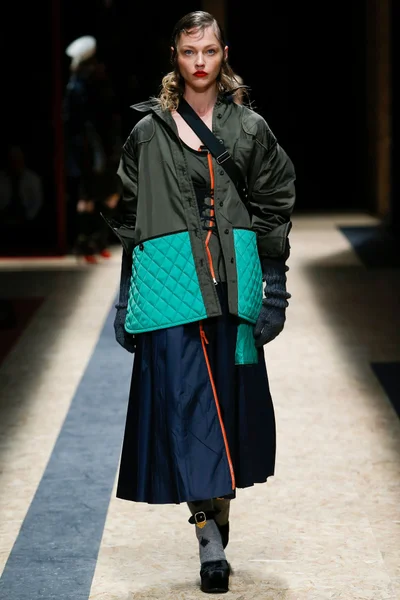 Look 27